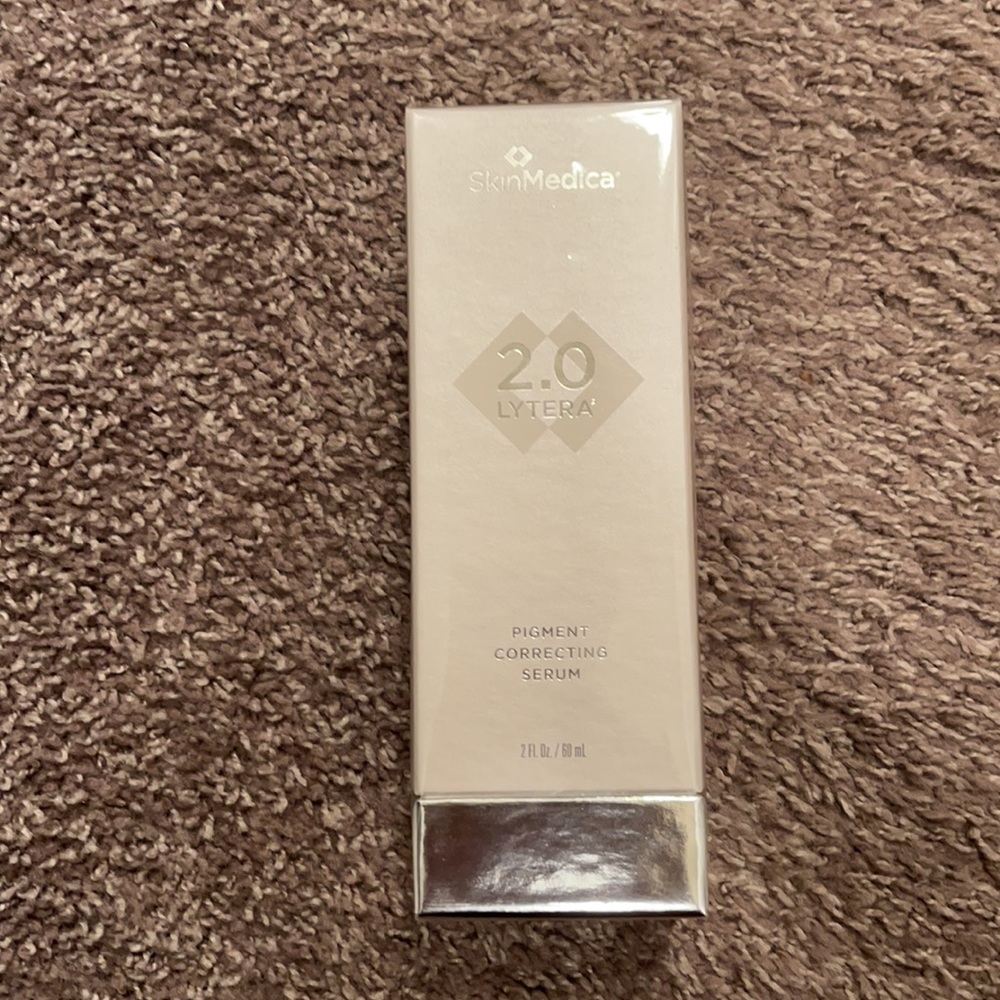 Brand new pigment correcting serum 
2 Fl.0z/60ml